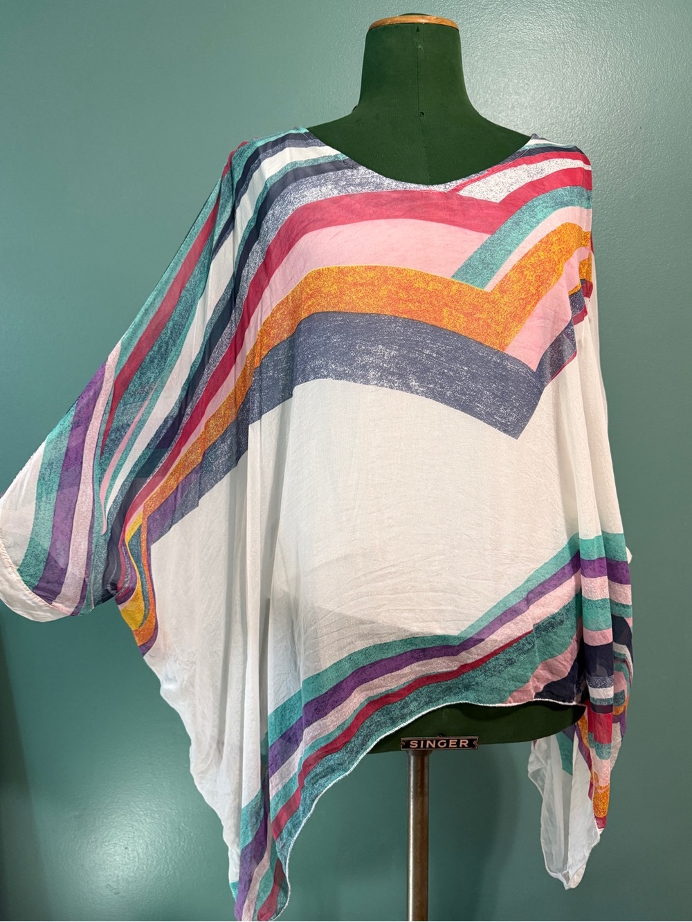 100% silk with viscose lining made in Italy Stella Rosa batwing top